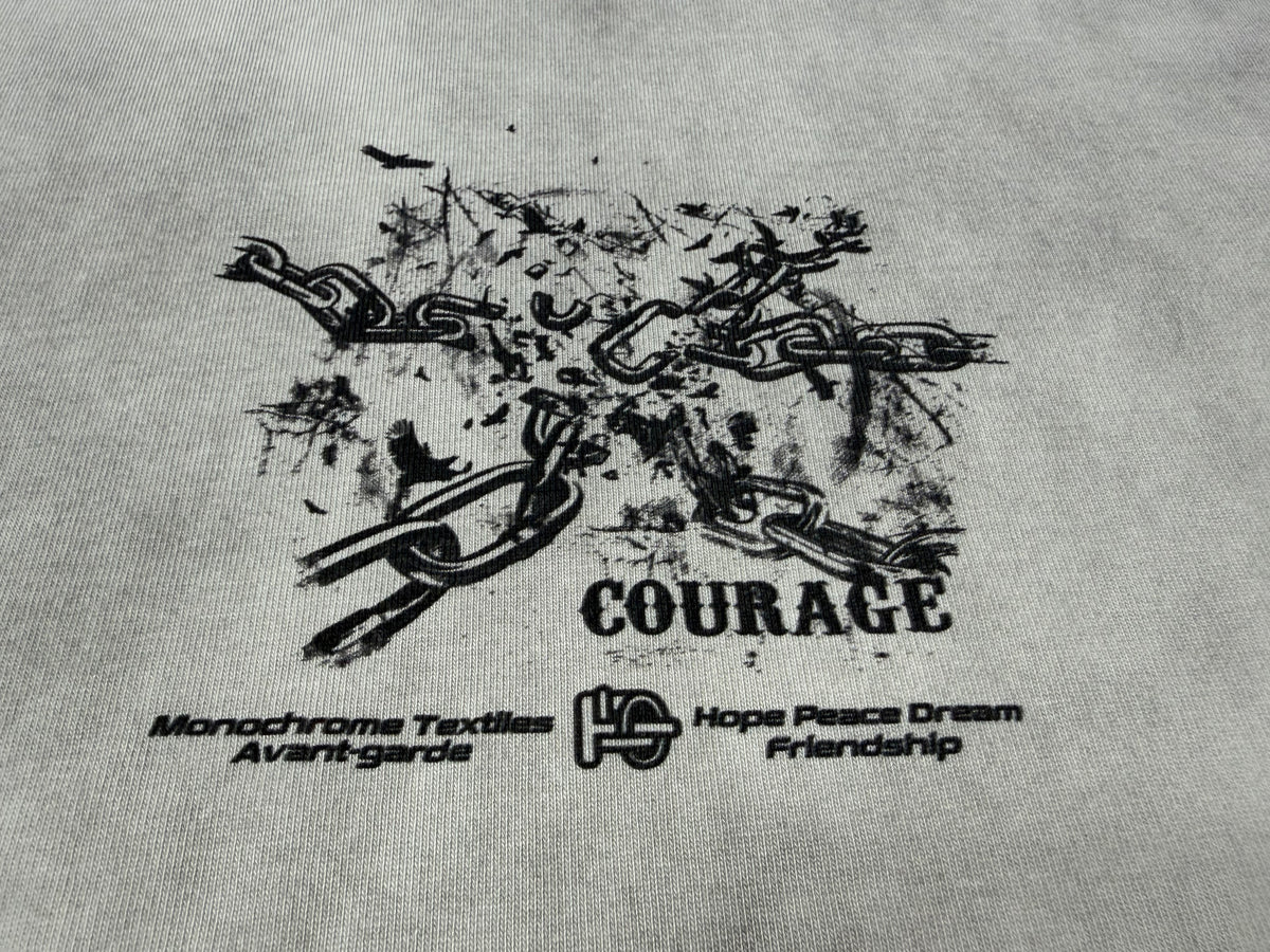 Women’s Vintage Washed Gray Courage Graphic Tee, Distressed Chain Print Crewneck Short Sleeve T-Shirt, Relaxed Fit Y2K Grunge Streetwear Top