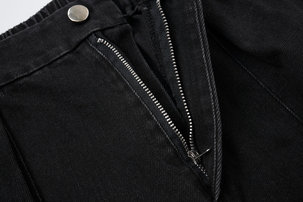 Shadow Ops Distressed Black Cargo Jeans – Relaxed Wide-Leg Utility Denim Pants with Multi-Pocket Detail