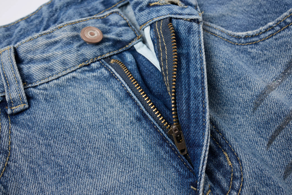 Vintage Wash Straight Leg Jeans – Distressed Relaxed Fit Denim