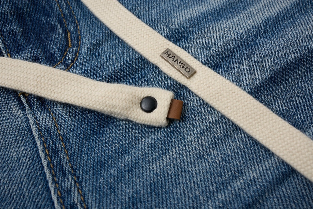 Washed Denim Wide-Leg Jeans – Distressed Streetwear Loose Fit Pants