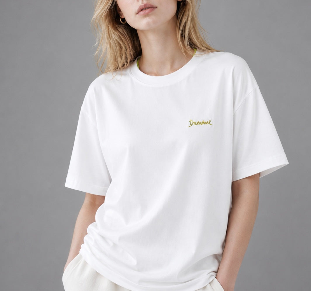 Women’s Minimal Graphic Oversized T-Shirt – White Relaxed-Fit Streetwear Tee